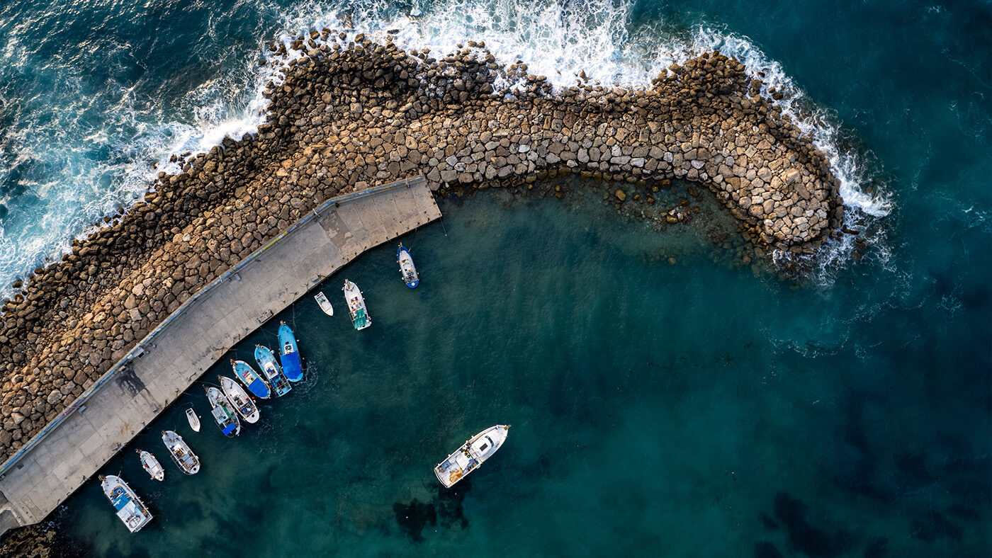 Tranquil marina scene with boats, reflecting C&D Advisory's focus on insolvency and safe harbour protections for directors.